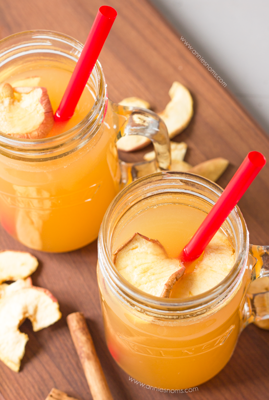 Apple Spice Punch | Annie's Noms - Served warm or chilled, this non-alcoholic apple spice punch will have you dreaming of cosy Autumn evenings.