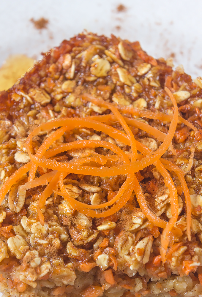 My make-ahead Carrot Cake Baked Oatmeal is the perfect breakfast for Easter! With all the flavours of carrot cake and hearty oats, this will keep you full until lunch and fool your taste buds into thinking you're eating cake for breakfast!