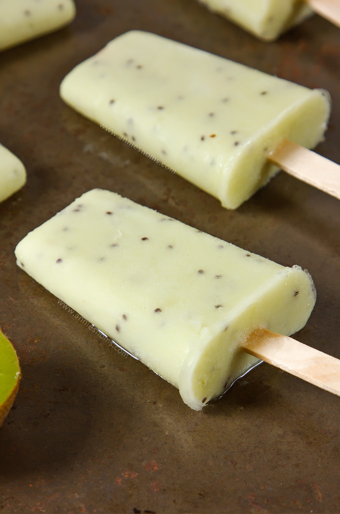 Kiwi fruit, yoghurt and agave nectar are blended together to make these refreshing, sweet, yet tangy Kiwi Yoghurt Popsicles. The perfect cool-me-down on a baking hot afternoon!