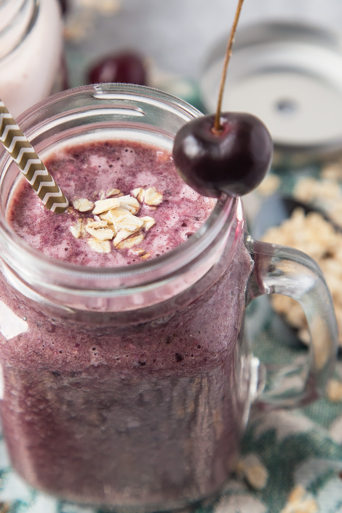 A thick, sweet and hearty Oat Smoothie with Cherries, bananas and oats. Filling and delicious, this smoothie is perfect for breakfast, lunch or an afternoon pick me up!