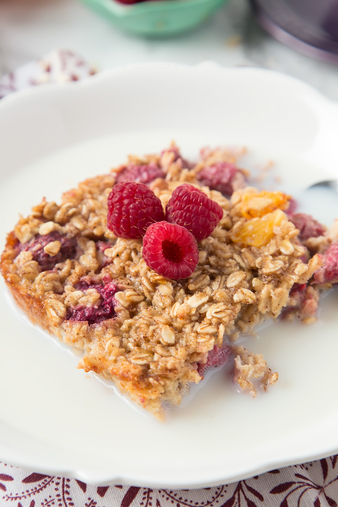 This Orange and Raspberry Baked Oatmeal is the perfect make ahead, healthy breakfast for the whole family! It's delicious and so easy to make!