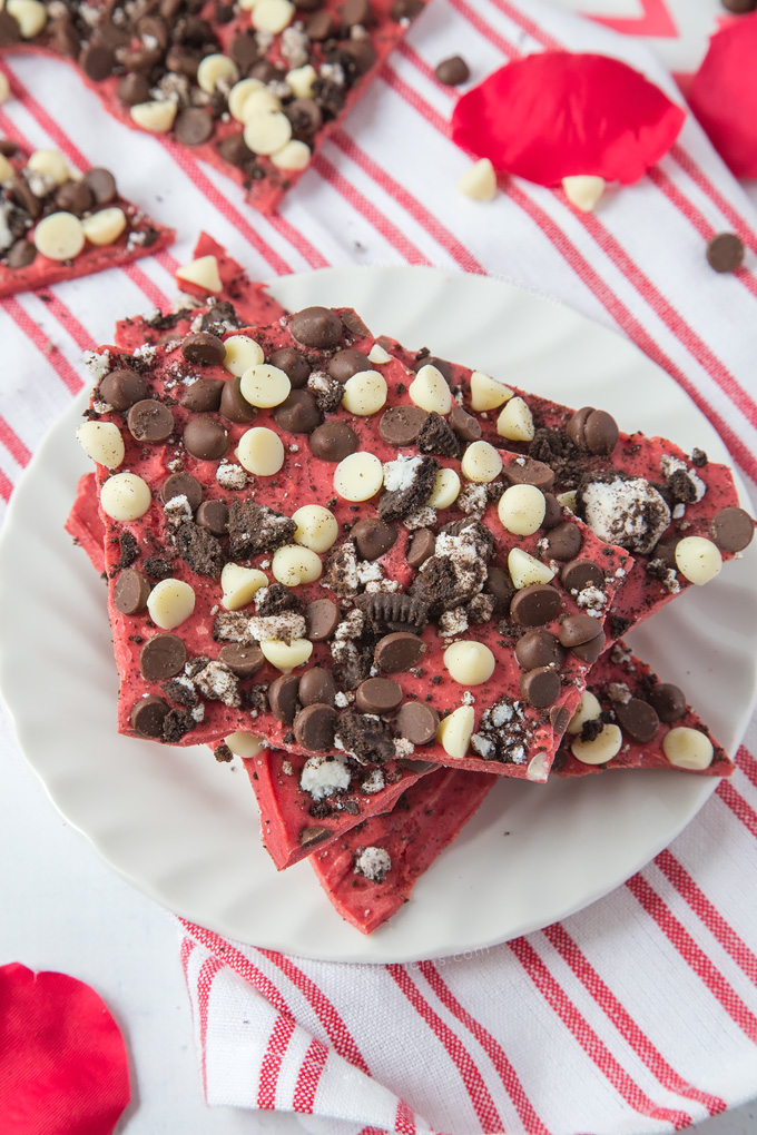 This Red Velvet Oreo Bark has two types of chocolate and a ton of crushed Oreo's, making an utterly divine, no-bake and easy to make Valentine's Day treat!