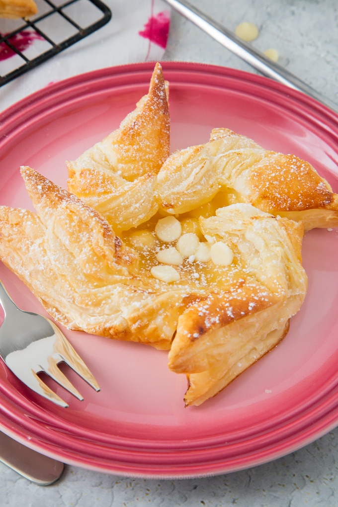 These gorgeous Lemon Curd and White Chocolate Pinwheel Pastries are ready in under 30 minutes and only require 4 ingredients!