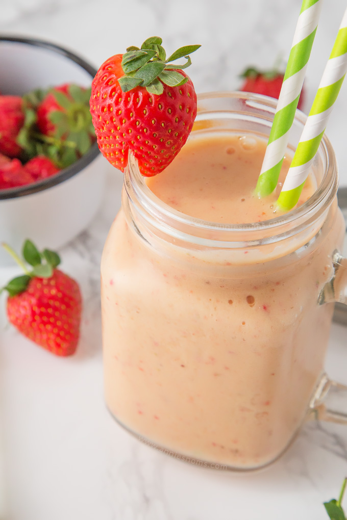 My smooth, creamy and utterly scrumptious Strawberry and Mango Smoothie is the perfect Summer refreshment. And, you only need 4 ingredients!