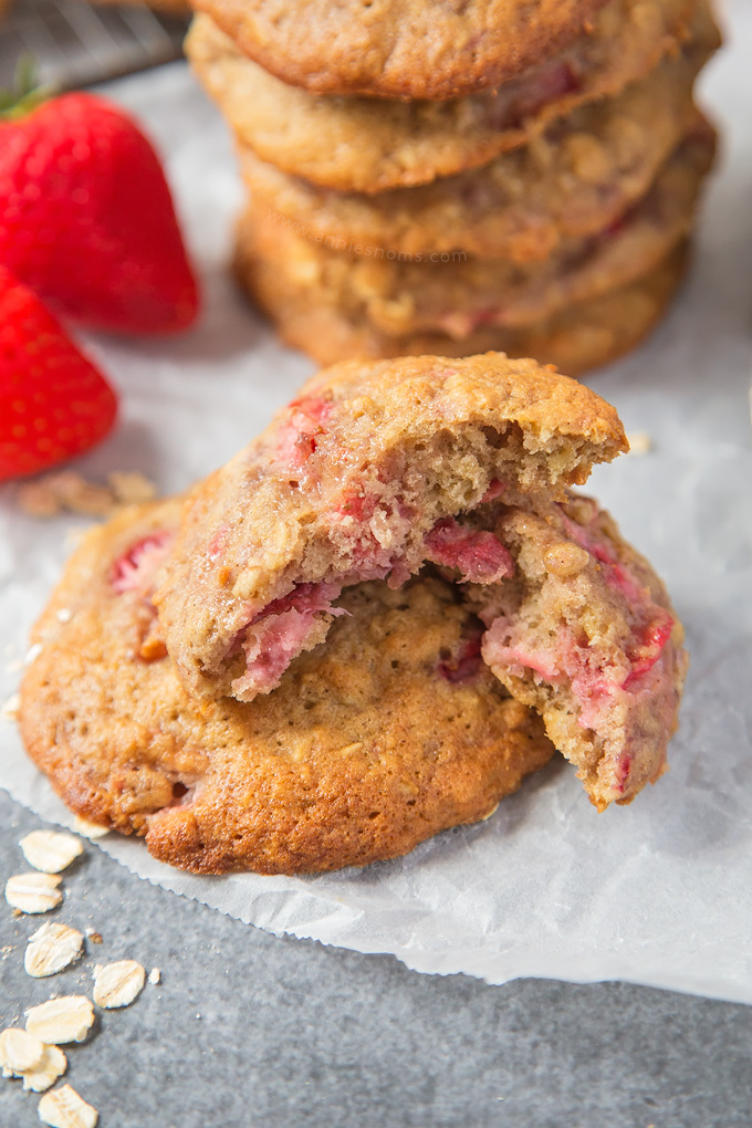 Strawberry Oatmeal Cookies | Annie's Noms
