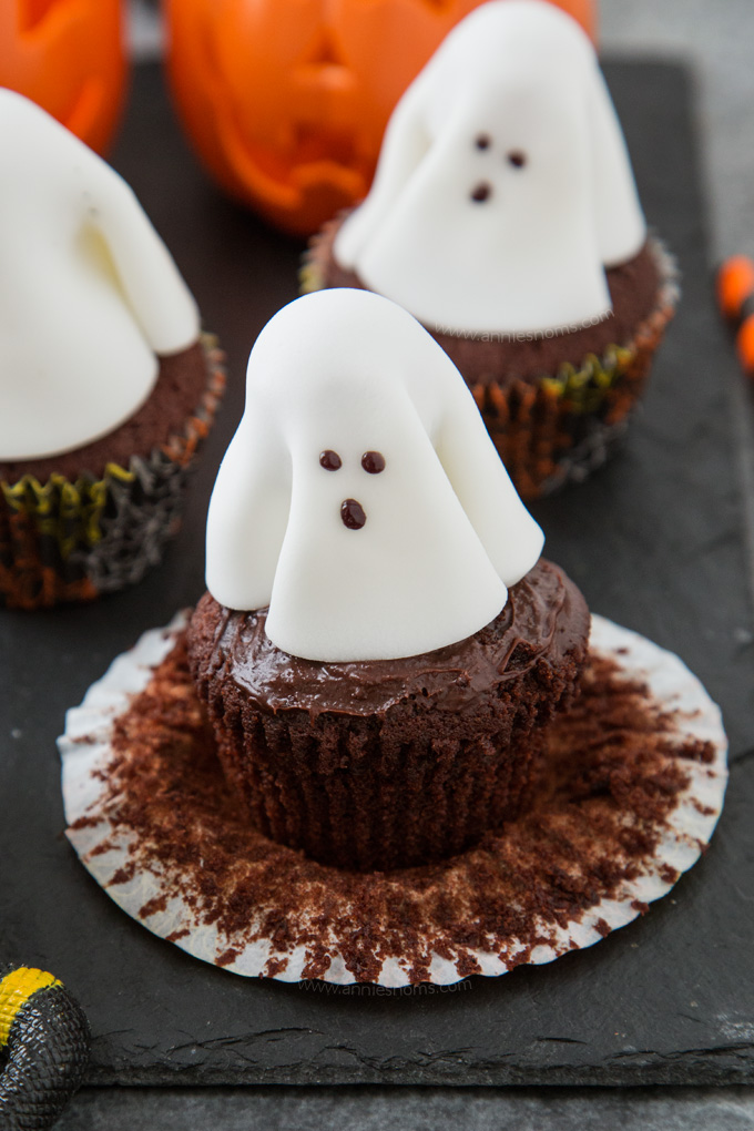 Ghost Cupcakes - Fun Halloween Recipe! - Annie's Noms