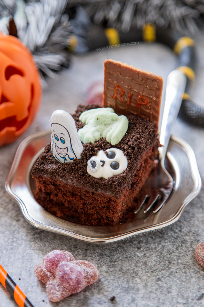 Let the kids go to town with Halloween themed decorations and create your very own delicious Graveyard Cake with a rich chocolate cake base, chocolate frosting and Oreo soil!