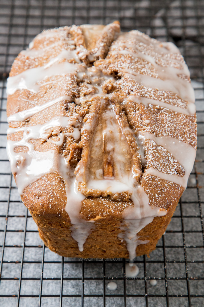 With chunks of pear, brewed Chai tea and spices; this Pear and Chai Loaf Cake is jam packed full of flavour. It’s the perfect way to enjoy your Chai tea!