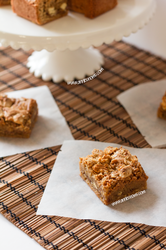 White Chocolate Chunk Cookie Butter Blondies | Annie's Noms
