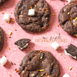 Oreo Funfetti Marshmallow Cookies | Annie's Noms - These Oreo Funfetti Marshmallow Cookies are the perfect combination of rich, crunchy biscuits, soft, chewy marshmallows, colourful funfetti and my famous cookie dough.