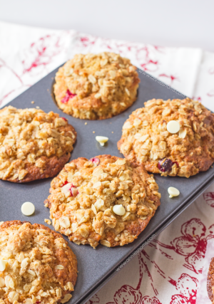 Cranberry and White Chocolate Streusel Muffins - Annie's Noms