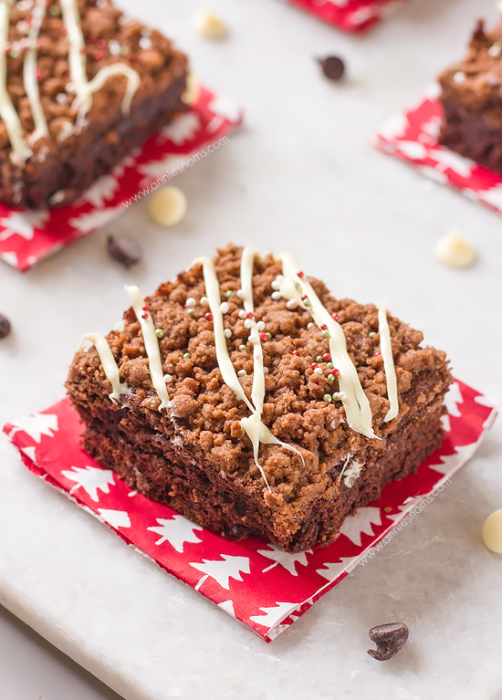 I took my favourite brownies, added a little peppermint and then sprinkled a chocolatey crumble mix on top to create these divine crumb bars!