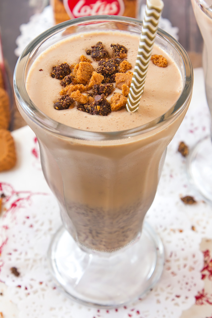 This Biscoff Brownie Milkshake is one super decadent, rich milkshake! With creamy Biscoff, fudgy brownies and a cookie topping, it's an easy to make, delicious treat that everyone will love!