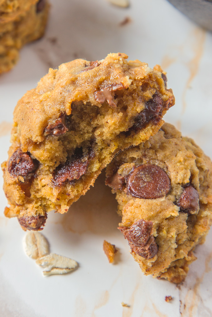 These Pumpkin Chocolate Chip Oatmeal Cookies are soft, chewy, spicy, more-ish and full of oozing chocolate chips.