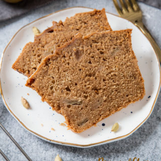 With chunks of pear, brewed Chai tea and spices; this Pear and Chai Loaf Cake is jam packed full of flavour. It’s the perfect way to enjoy your Chai tea!