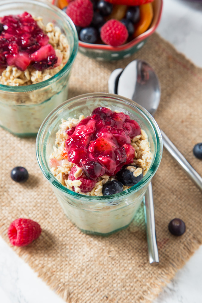 These creamy Mixed Berry Overnight Oats are super easy to make and packed with so much flavour! The perfect way to jazz up your oatmeal!