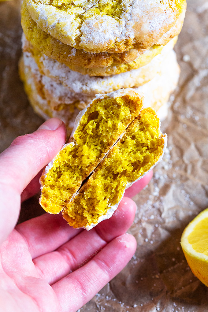 These soft and chewy Lemon Crinkle Cookies are easy to make, packed with flavour and the perfect way to satisfy your sweet tooth!