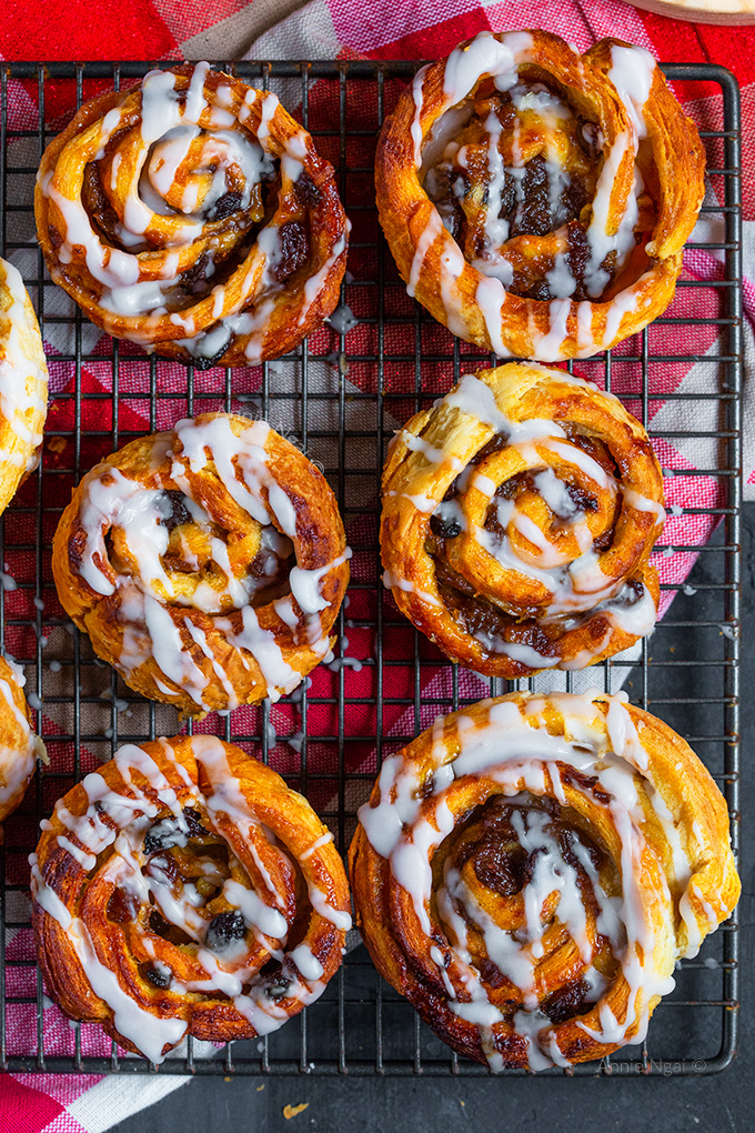 These Mincemeat Buns are a cinch to make and the perfect festive breakfast. Ready in under 45 mins they'll satisfy the whole family.