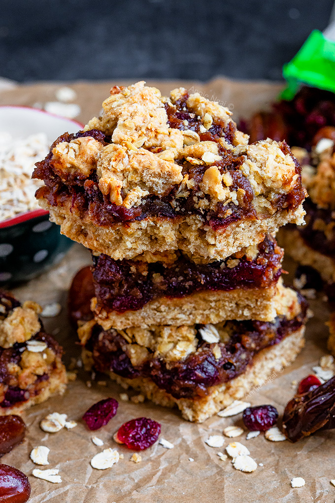 These Cranberry Date Bars are sweet, sticky and full of flavour. They're vegan, only use a few ingredients and will satisfy that craving for something sweet!